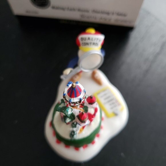 Dept 56 Making Each House, Checking It Twice - Picture 3 of 8